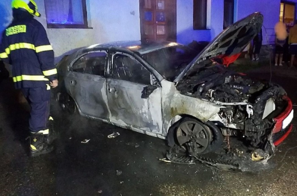 Požár zaparkovaného osobního automobilu na Orlickoústecku způsobil škodu 450 tisíc korun