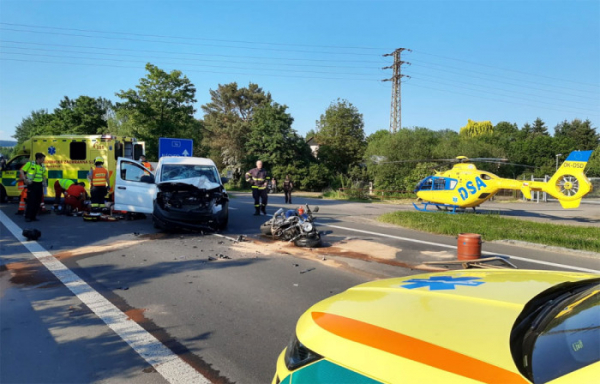 Střet nákladního vozidla a motocyklu na Orlickoústecku uzavřel na dvě hodiny silnici č. I/14