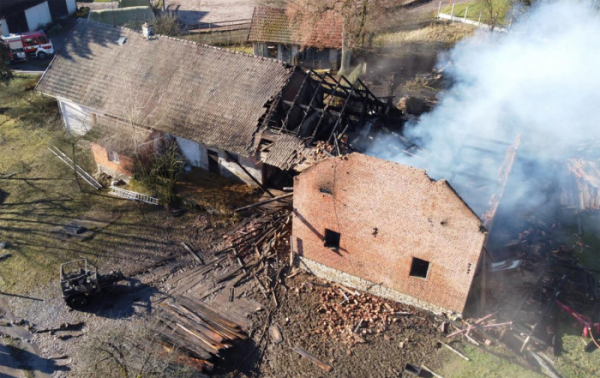 Požár stodoly v Žamberku zapříčinila nedbalost při používání elektrického topidla